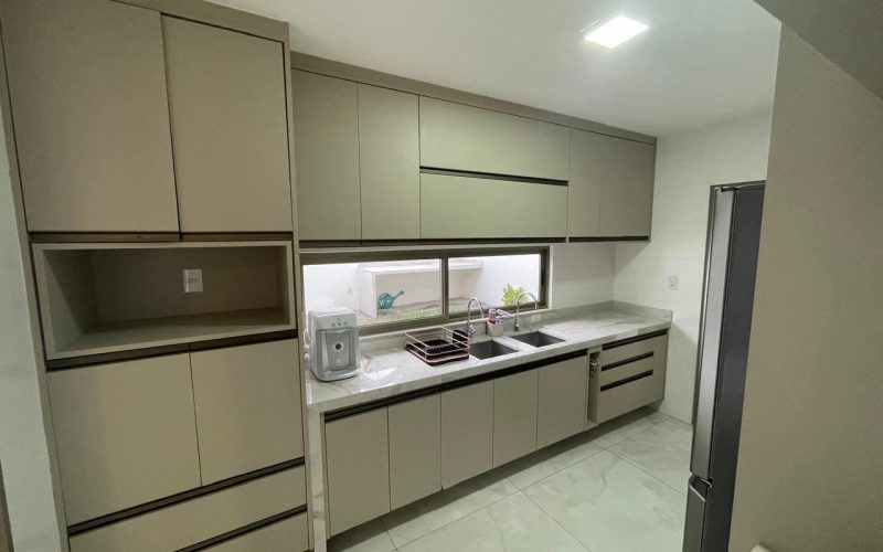 Casa 4 quartos 3 suítes á venda no Cond Jaguar Thatiane Ribeiro Corretora de imóveis whatssap 71983804225 5