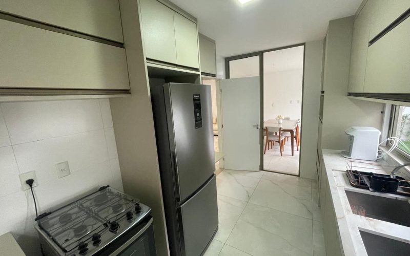 Casa 4 quartos 3 suítes á venda no Cond Jaguar Thatiane Ribeiro Corretora de imóveis whatssap 71983804225 6