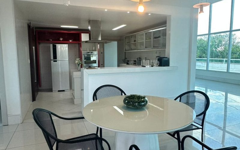 Casa 4 quartos alameda fechada em Vilas Thatiane Ribeiro whatssap 71983804225