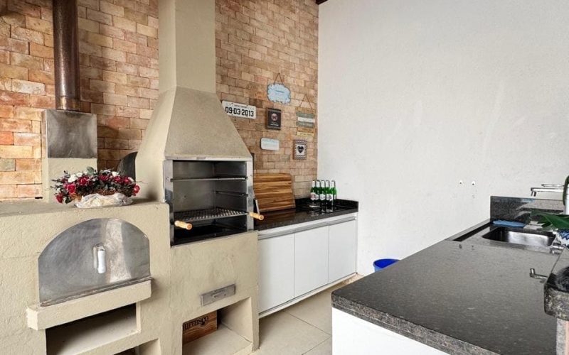 Casa 4 quartos 3 suites Foz do Joanes Thatiane Ribeiro whatssap 71983804225