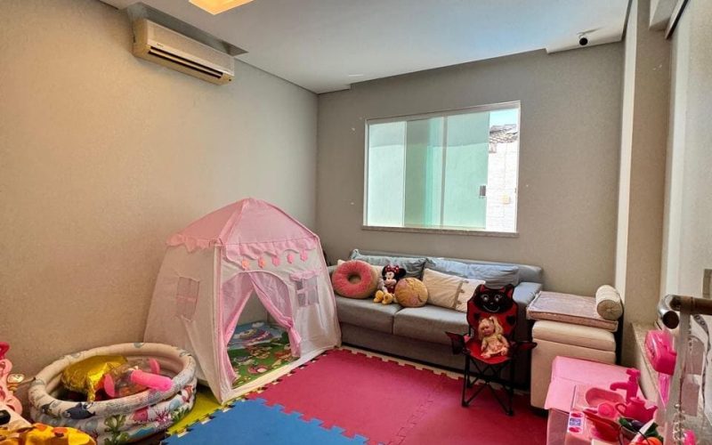 Casa 4 quartos 3 suites Foz do Joanes Thatiane Ribeiro whatssap 71983804225