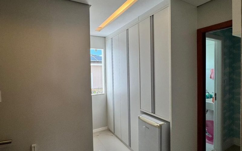 Casa 4 quartos 3 suites Foz do Joanes Thatiane Ribeiro whatssap 71983804225