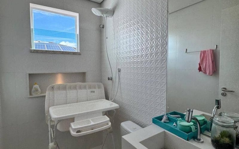 Casa 4 quartos 3 suites Foz do Joanes Thatiane Ribeiro whatssap 71983804225