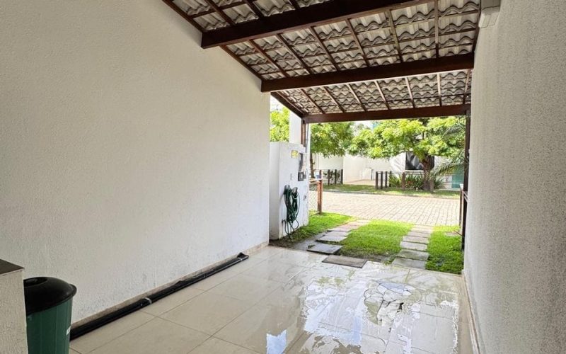 Casa 4 quartos 3 suites Foz do Joanes Thatiane Ribeiro whatssap 71983804225