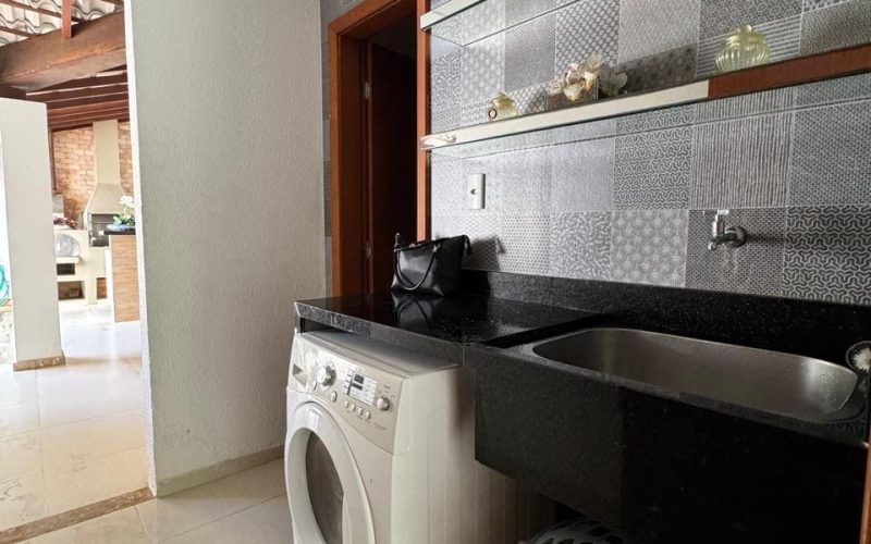 Casa 4 quartos 3 suites Foz do Joanes Thatiane Ribeiro whatssap 71983804225