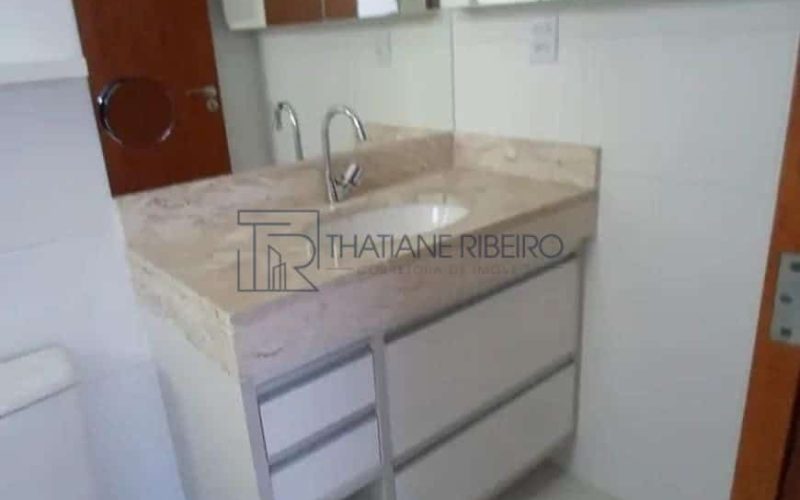 Casa 4 quartos com energia solar em conominio no Miragem Thatiane Ribeiro corretora de imóveis whassap 71 98380-4225 24