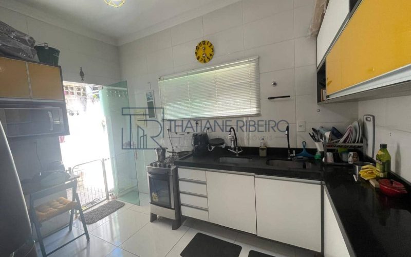 Casa à Venda 4 quartos 3 suítes em Cond. no Miragem 18