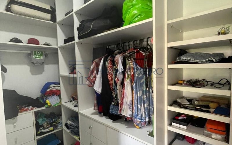 Casa à Venda 4 quartos 3 suítes em Cond. no Miragem 32