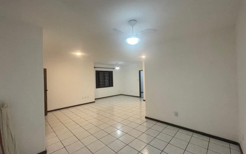 Casa duplex 6 quartos com extensão em subsolo a venda em vilas do atlantico -Thatiane-Ribeiro-Corretora-de-imoveis-whatssap-71983804225