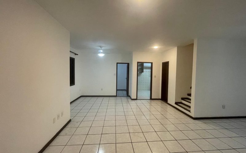 Casa duplex 6 quartos com extensão em subsolo a venda em vilas do atlantico -Thatiane-Ribeiro-Corretora-de-imoveis-whatssap-71983804225