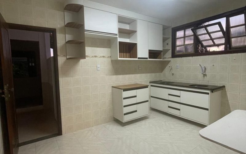 Casa duplex 6 quartos com extensão em subsolo a venda em vilas do atlantico -Thatiane-Ribeiro-Corretora-de-imoveis-whatssap-71983804225