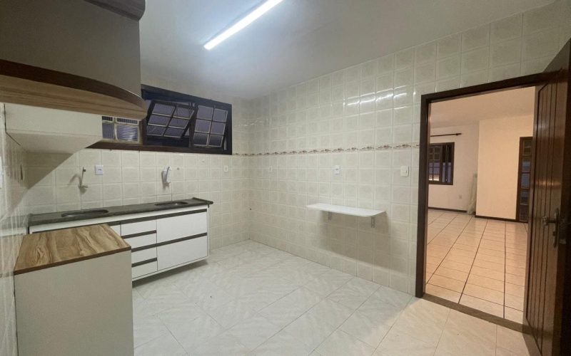 Casa duplex 6 quartos com extensão em subsolo a venda em vilas do atlantico -Thatiane-Ribeiro-Corretora-de-imoveis-whatssap-71983804225