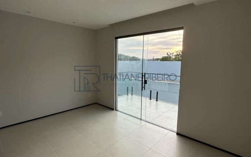 Thatiane Ribeiro Corretora de Imóveis Whats (71) 98380-4225 - Casa 3 ALPHAVILLE LITORAL NORTE 2-8